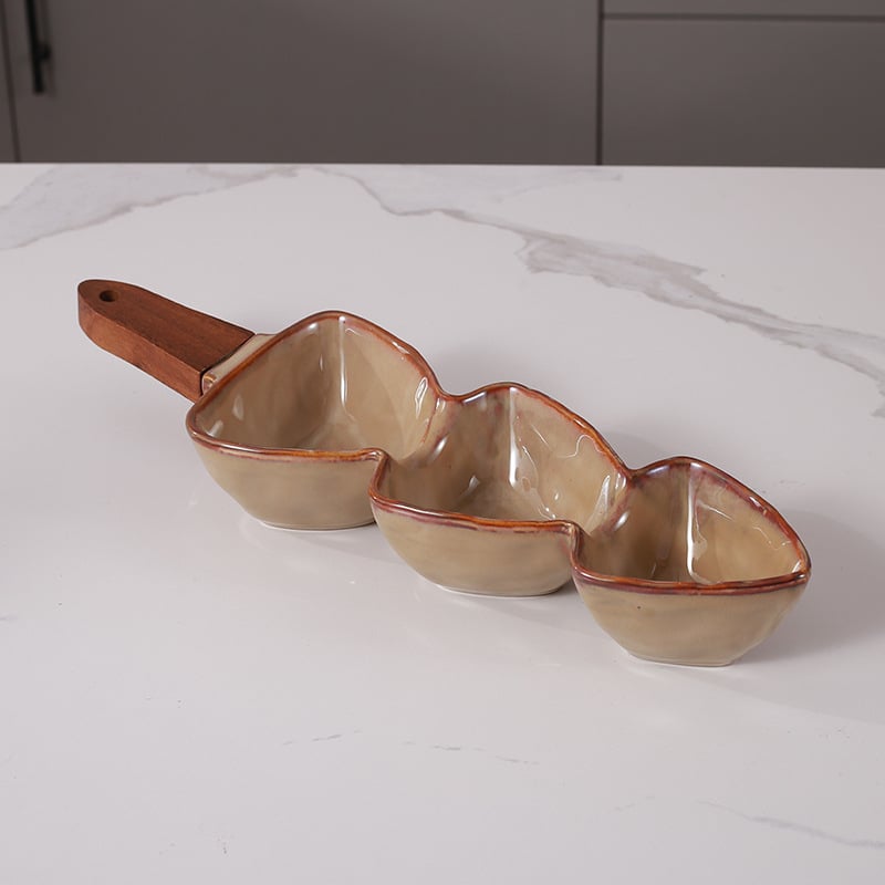 Porcelán osztott tányér fa fogantyúval, logónyomtatási és testreszabási lehetőséggel