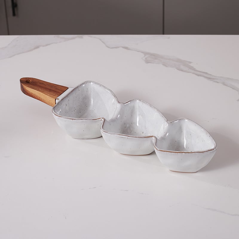 Porcelán osztott tányér fa fogantyúval, logónyomtatási és testreszabási lehetőséggel