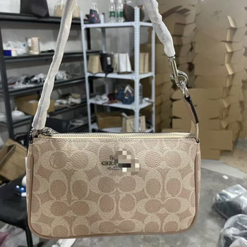 Valódi bőr keresztpántos táska cipzárral, belső zseb telefon számára, első réteg marhabőr, dupla vállpánt