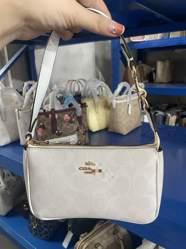 Valódi bőr keresztpántos táska cipzárral, belső zseb telefon számára, első réteg marhabőr, dupla vállpánt