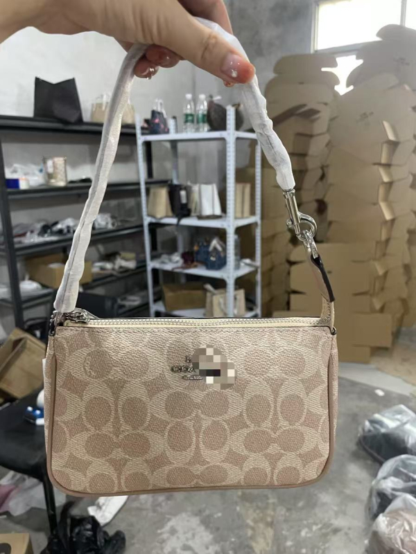 Valódi bőr keresztpántos táska cipzárral, belső zseb telefon számára, első réteg marhabőr, dupla vállpánt