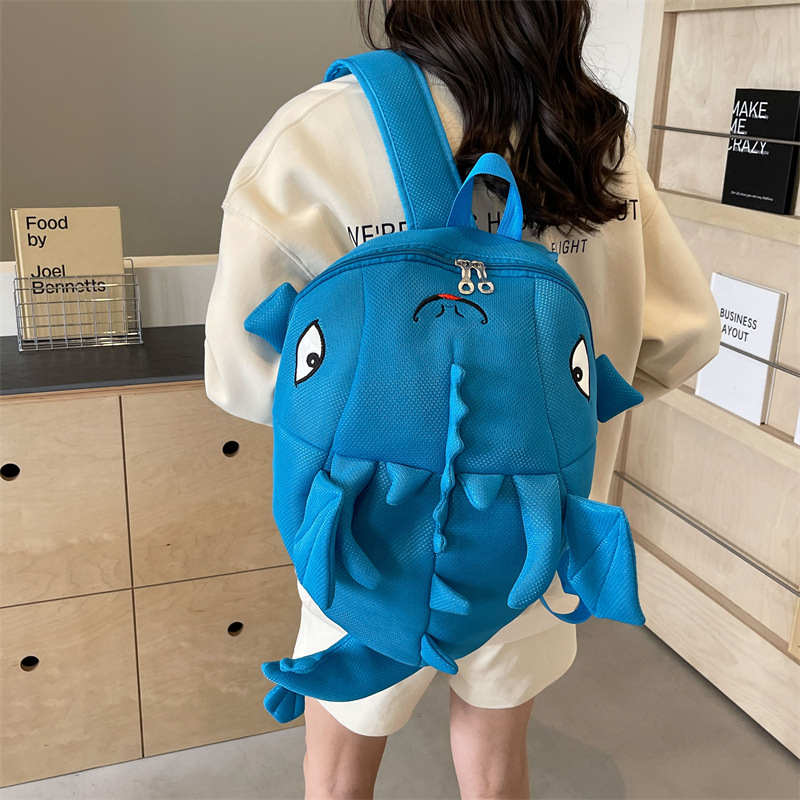 Rucsac 3D cu design cameleon, motiv monstru cu aripi, extensibil, 20–35 L, canvas