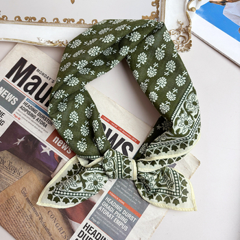 Pamut négyzetkendő, 100% pamut, nyomtatott, 2025 tavasza