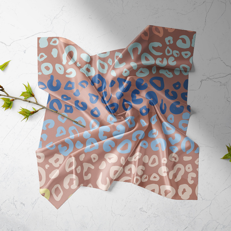 Személyre szabott logóval ellátott poliészter négyszögletes sál, nyomtatott mintával, warp-knitted anyag, nőknek