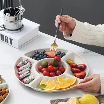 Десертно плато за сервиране (пластмасово; кръгло; модел: еднообразен; модерен минималистичен стил; възможност за печат на лого)