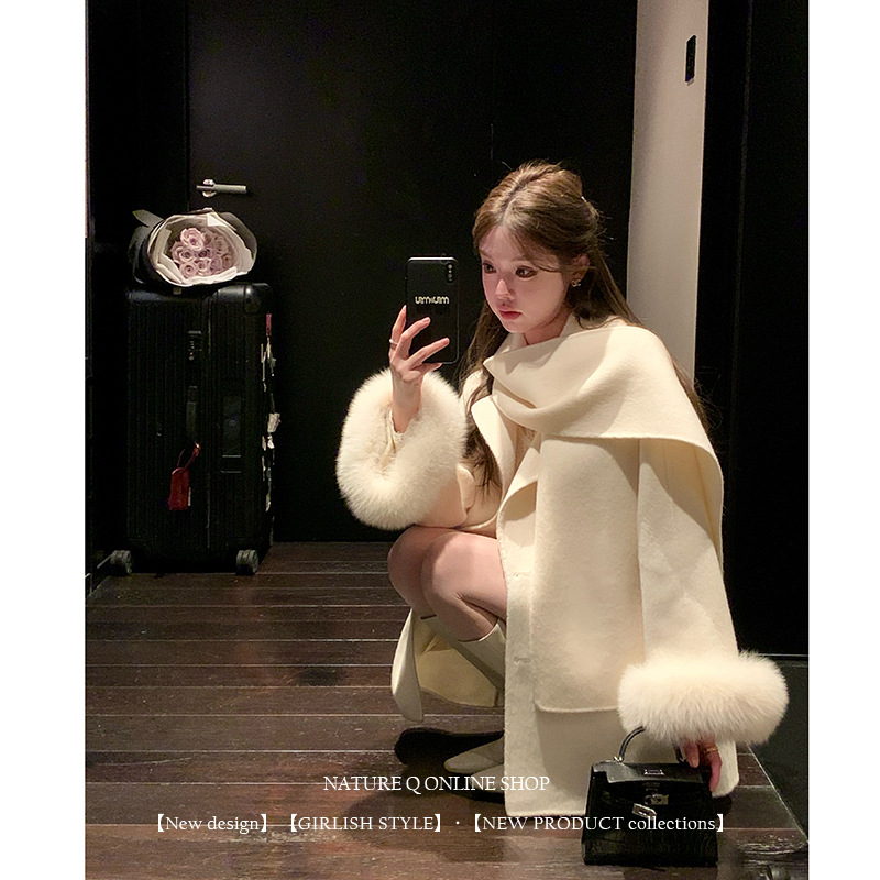 Palton damă din lână, gros, lungime medie, croială lejeră, mâneci raglan, 95%+ lână