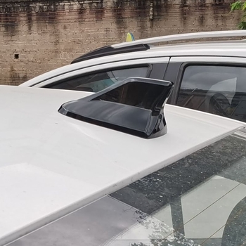 Capac antenă pentru autovehicul în formă de aripă de rechin pentru Chery Tiggo 7 (2015–2020) – montaj filet; compatibil cu configurația originală a fabricii; marcă: Alte