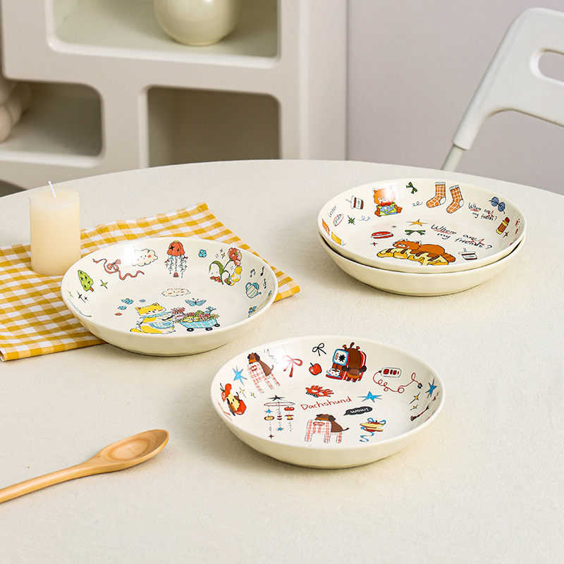 Kerámia tányér – kör alakú, alglazúrral mintázott, aranyos stílus; mikróhullámú sütőben használható; alkalmas tésztához, reggelire és gyümölcsre