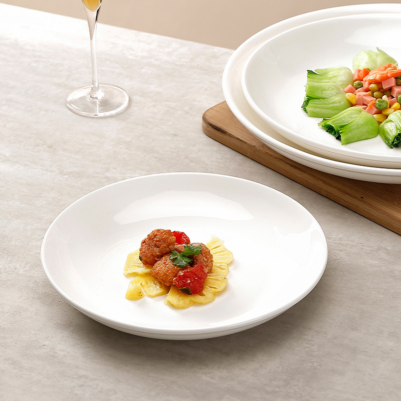 Porcelán kerek tál, aláglazúrozott felület, modern minimalista stílus, mikrohullámú sütőben használható, logó nyomtatás és testreszabás elérhető