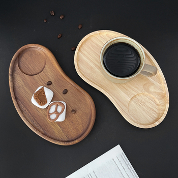 Дървен поднос с неправилна форма - модерен минималистичен стил, моделът е показан, печат на лого