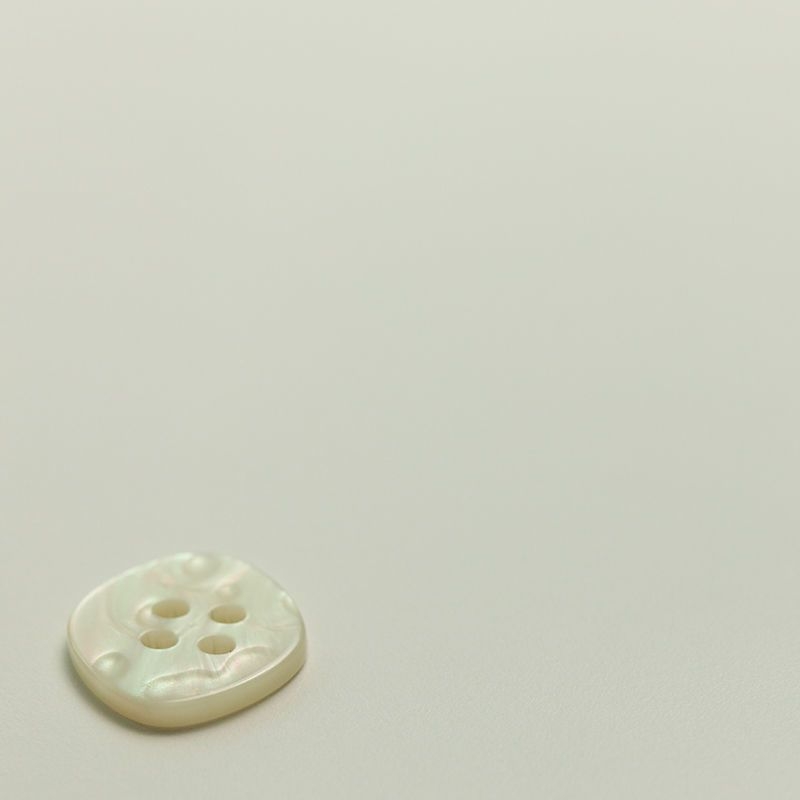 Butoni din rășină, în formă de floare de prune, cu patru găuri și două găuri, pentru cămăși, sacouri, costume și cardiganuri tricotate pentru femei