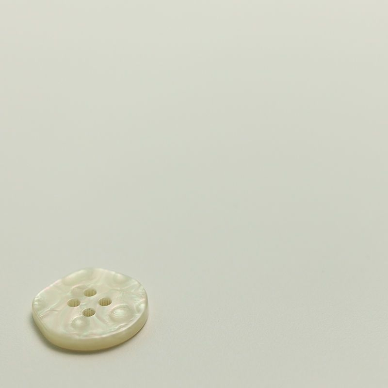 Butoni din rășină, în formă de floare de prune, cu patru găuri și două găuri, pentru cămăși, sacouri, costume și cardiganuri tricotate pentru femei