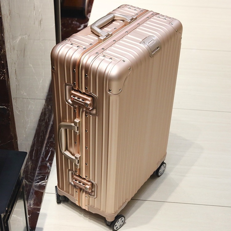 Kofer za ručnu prtljagu s aluminijskim okvirom, 360° okretni kotači, kapacitet 56–75 L, TSA brava