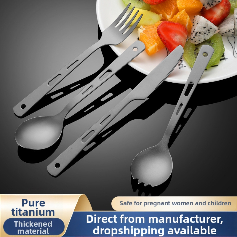 Комплект прибори от чист титаний: лъжичка, вилица и нож с три дупки, прав дръжка, модерен минималистичен стил, подходящ за носене навън
