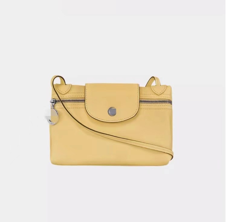 PU kožna crossbody torbica - mala kvadratna kutija, gradski minimalistički stil, vodoravni kvadratni oblik, zatvaranje poklopcem