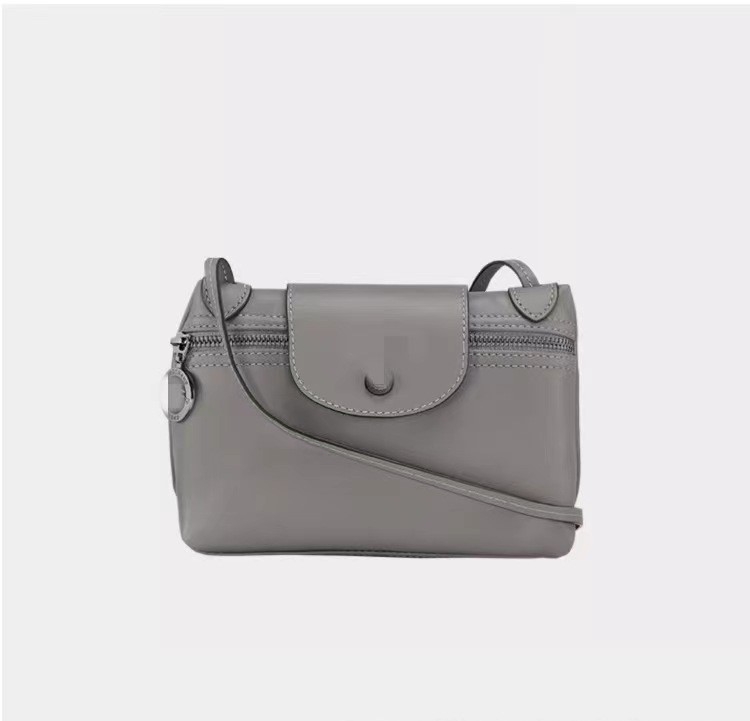 PU kožna crossbody torbica - mala kvadratna kutija, gradski minimalistički stil, vodoravni kvadratni oblik, zatvaranje poklopcem