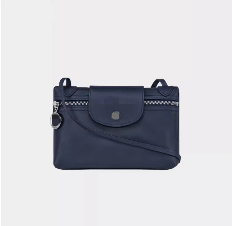 PU kožna crossbody torbica - mala kvadratna kutija, gradski minimalistički stil, vodoravni kvadratni oblik, zatvaranje poklopcem