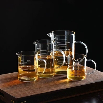 Mérőedény kézi fogantyúval – boroszilikát üveg, beépített skála, sütéshez