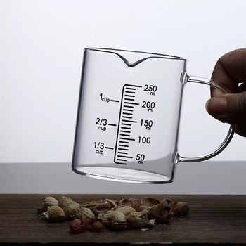 Mérőedény kézi fogantyúval – boroszilikát üveg, beépített skála, sütéshez
