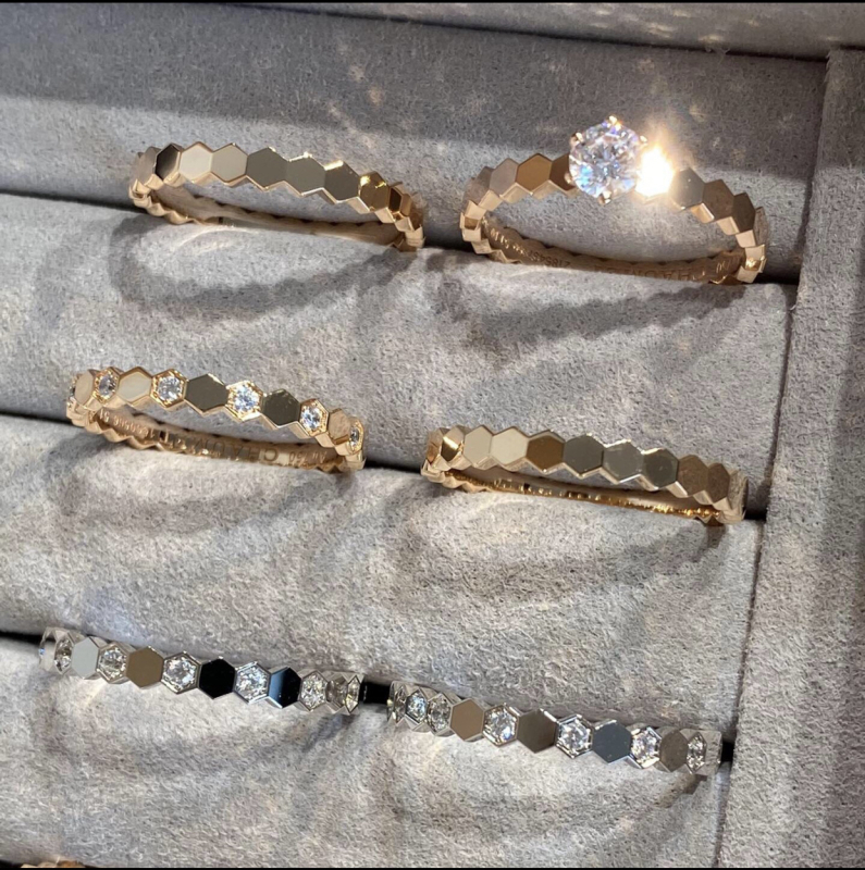 Geometriai méhsejt gyűrű teljes és fél gyémánt díszítéssel, elektroplating bevonatú, V arany, női stílus