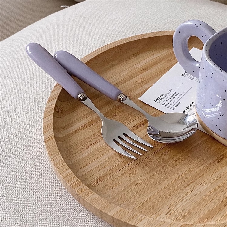 Rozsdamentes acélból készült kanál–villa étkészlet, nordic stílus, egyszínű felület, Hemp Wheel felületi finiselés (Anyag: rozsdamentes acél; Stílus: nordic; Mintázat: egyszínű; Finiselés: Hemp Wheel)