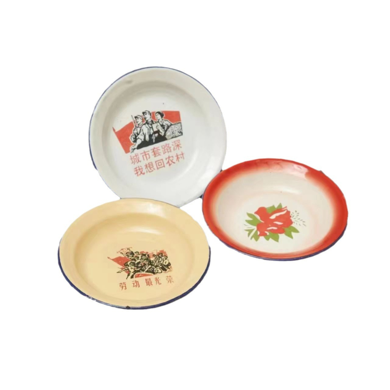 Emajlirani okrugli tanjur za užinu s cvjetnim uzorkom, stil Nacionalna plima i vjetar