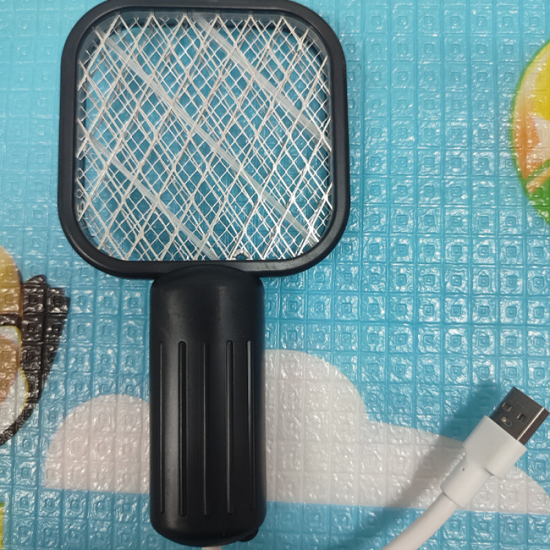 USB Mini Električni Ubojica Komaraca s Lampom i Zamkom, Napajanje na Baterije, 2-u-1 Električnim Šokom