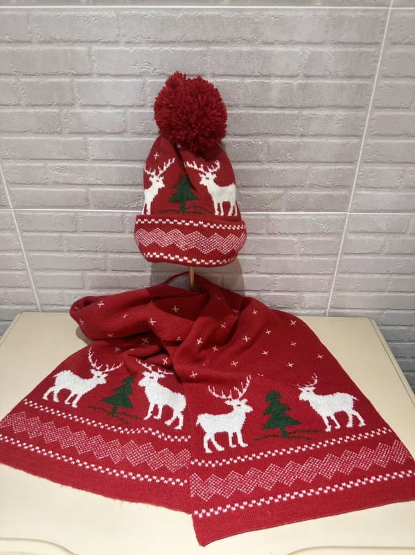 Set cadou de Crăciun din trei piese, călduros: fular tricotat, mănuși și rochie cu căptușeală de fleece, cu modele de cerbi și fulgi de zăpadă