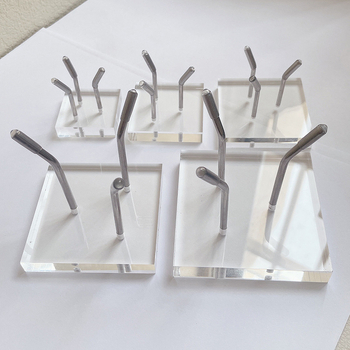 Displej regál – Akryl, trojzubý stojan, Prvé poschodie, Hongkuan Jewelry 026