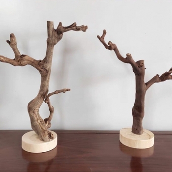 Дървен дисплей за бижута с мотив птица и клон – модерен минималистичен стил, защита срещу окисляване