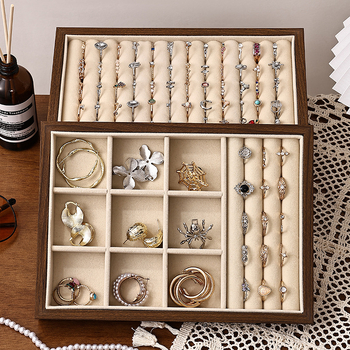Дървена витрина за бижута от орехово дърво с множество отделения за пръстени, колиета и обици – настолен дисплей