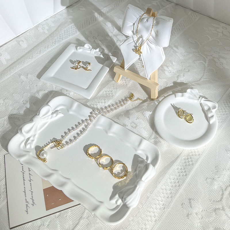 Gipsový úložný tanier so mašličkou — jednovrstvový model, kreatívny nordický dizajn, 1 vrstva, rekvizita pre fotografiu