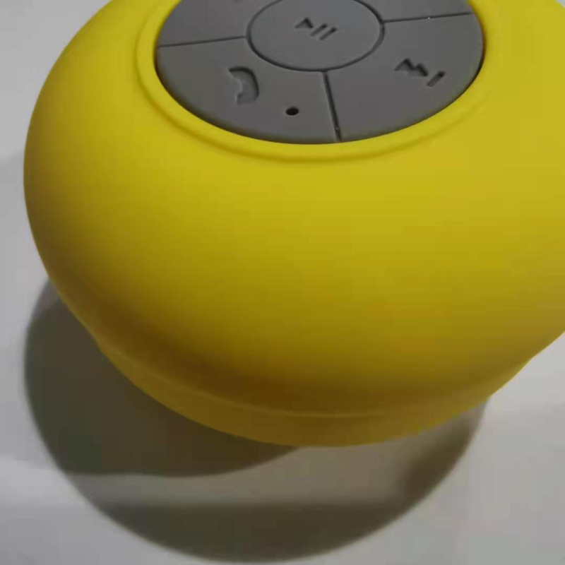 Bluetooth zvučnik s usisnom pričvršćivačem i LED bljeskalicom, IPX4 vodootporan, prenosni mini bas zvučnik, Bluetooth 5.0, domet do 10 m, 3W