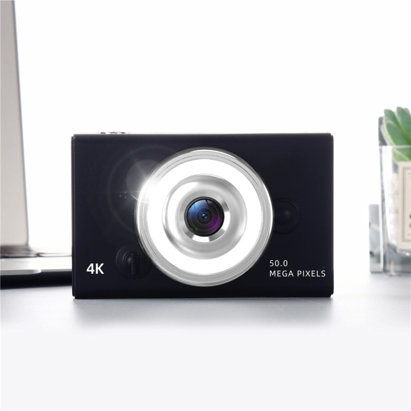 Retro CCD digitalni fotoaparat, senzor 1/2.3 inča, 8x optički zum, 2.3-inčni LCD zaslon, 300k–1M pikseli