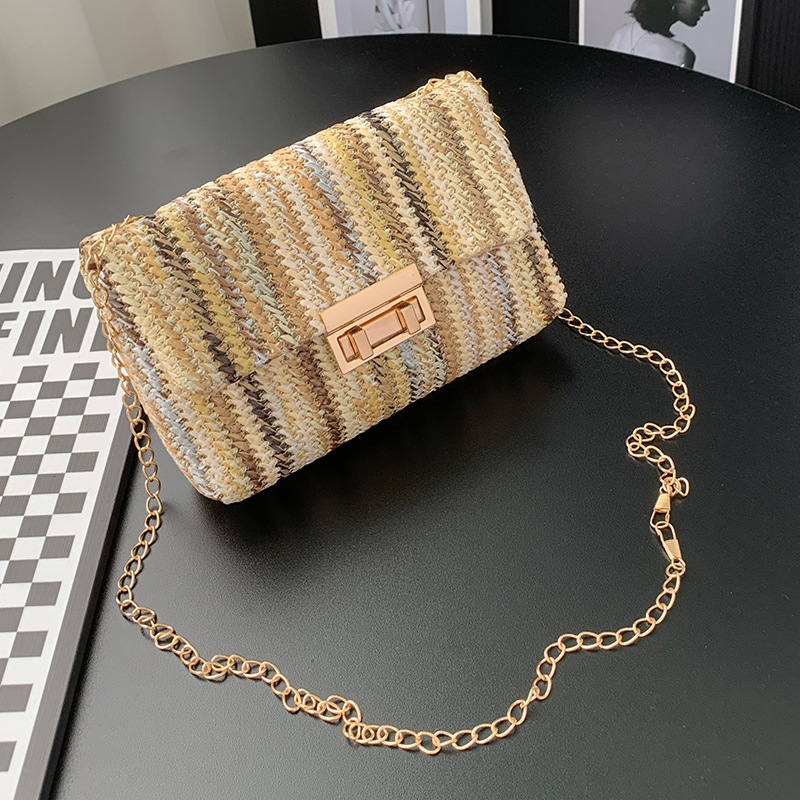 Crossbody torba od pletene slame, gradski stil, horizontalni kvadratni oblik, podstava od poliestera, zaključavanje lokkom, proljeće 2025