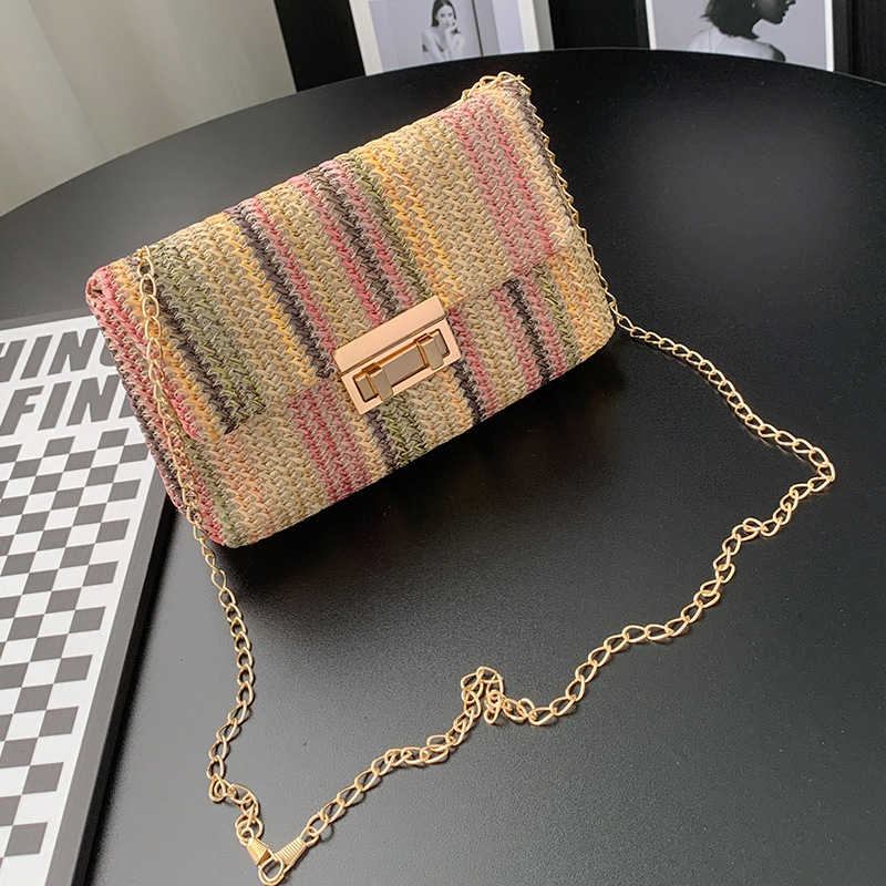 Crossbody torba od pletene slame, gradski stil, horizontalni kvadratni oblik, podstava od poliestera, zaključavanje lokkom, proljeće 2025