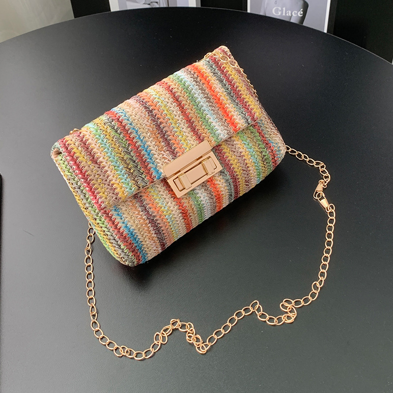 Crossbody torba od pletene slame, gradski stil, horizontalni kvadratni oblik, podstava od poliestera, zaključavanje lokkom, proljeće 2025