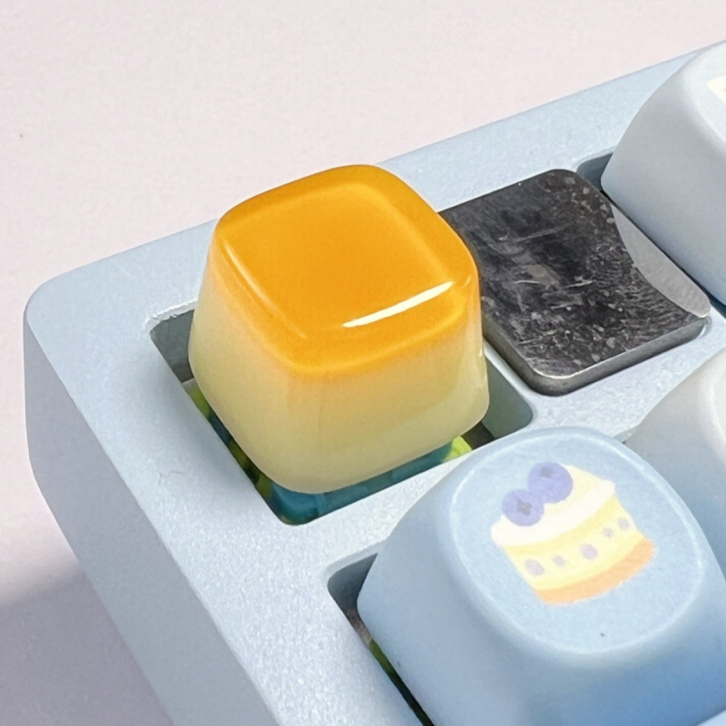 Персонализирана смолна keycap за механични клавиатури с Cross-stem – дизайн карамелен пудинг и манго желе, ръчна изработка, възможност за печат на лого, модел 59h