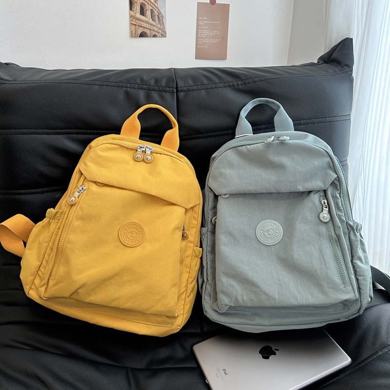 Unisex putni ruksak od najlona, kapacitet 20–35 l, za 12-inčni laptop, zakrivljene naramenice, ljeto 2025