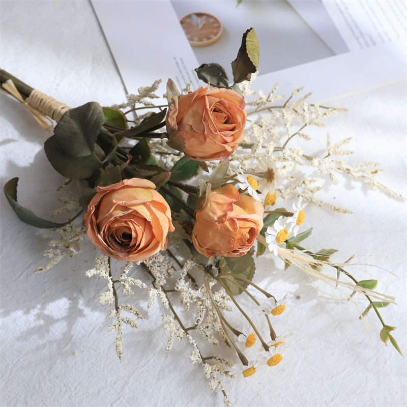 Μπουκέτο μεταξωτών λουλουδιών – Τριαντάφυλλο και Μαργαρίτα, Ρεαλιστικό Βίντατζ, Στιλισμός και Χύτευση Με Έγχυση