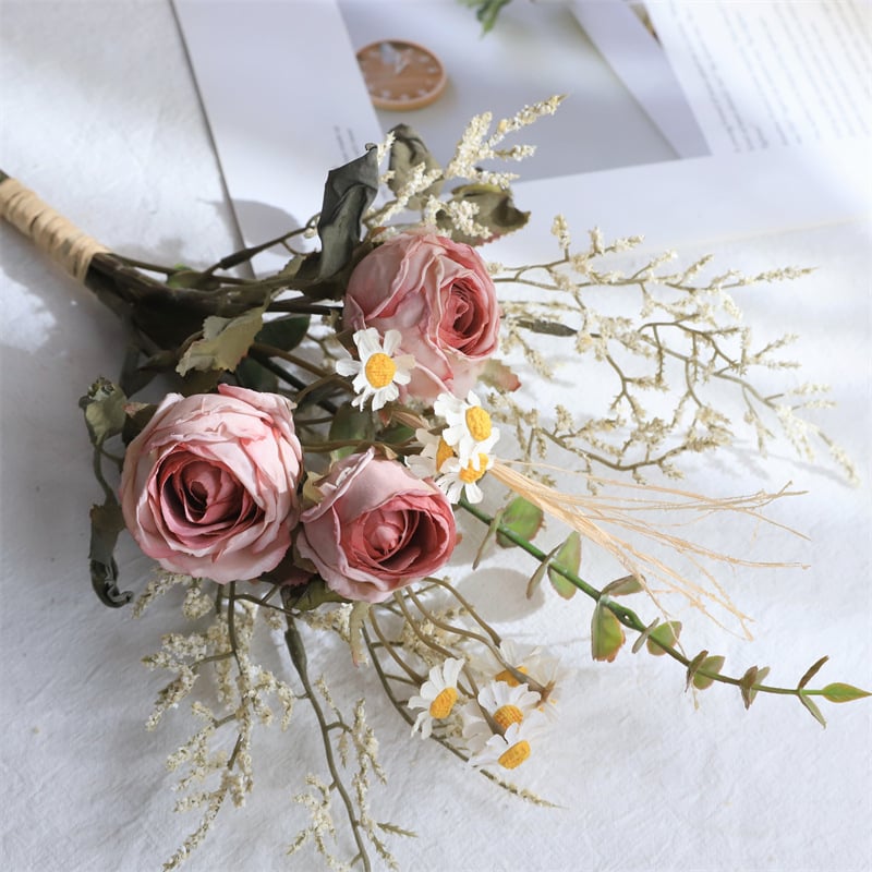 Μπουκέτο μεταξωτών λουλουδιών – Τριαντάφυλλο και Μαργαρίτα, Ρεαλιστικό Βίντατζ, Στιλισμός και Χύτευση Με Έγχυση