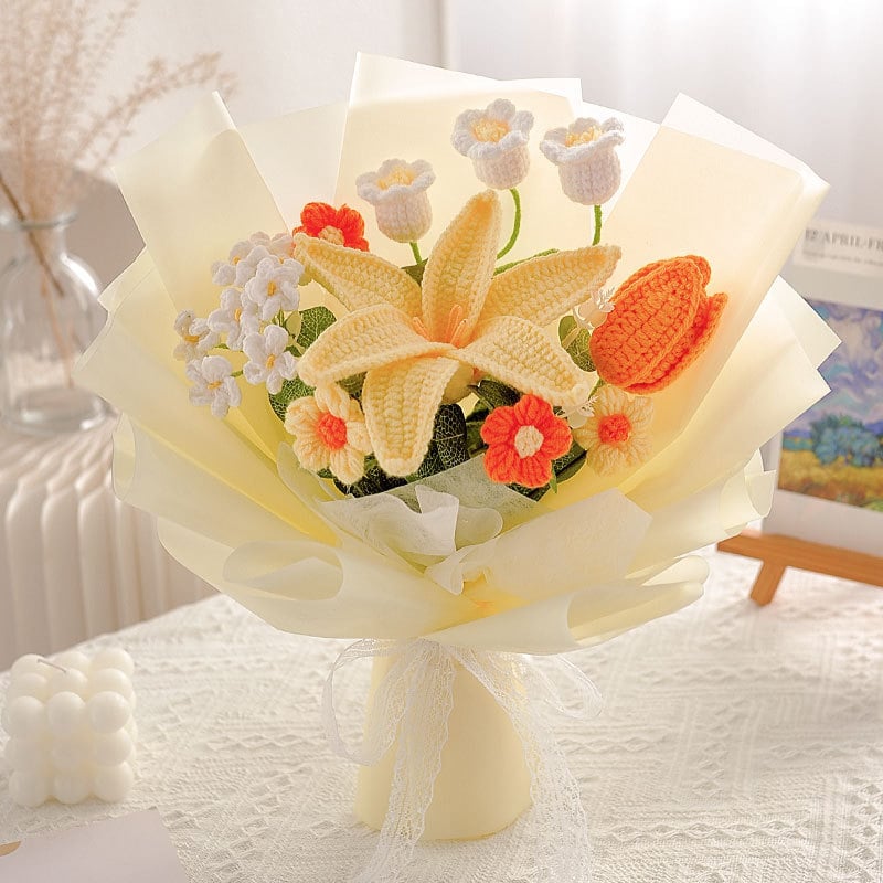 Ručni pleteni buket vunene pređe s svilenim cvjetovima (lilija) - materijal: svila; sorta: lilija; zanat: drugo