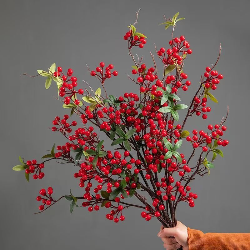 Umjetna grančica s crvenim plodovima i listovima za dekoraciju dnevnog boravka (Materijal: 134280; Izrada: 428722943; Vrsta: 209964631; Svrha: vjenčanja, vanjska uporaba, rekviziti za fotografije)