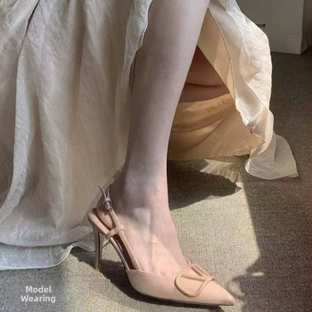 Vienu dirželiu sandalai, smailus pirštas, odinis viršus, gumos padas, sagtis, Pavasaris 2025