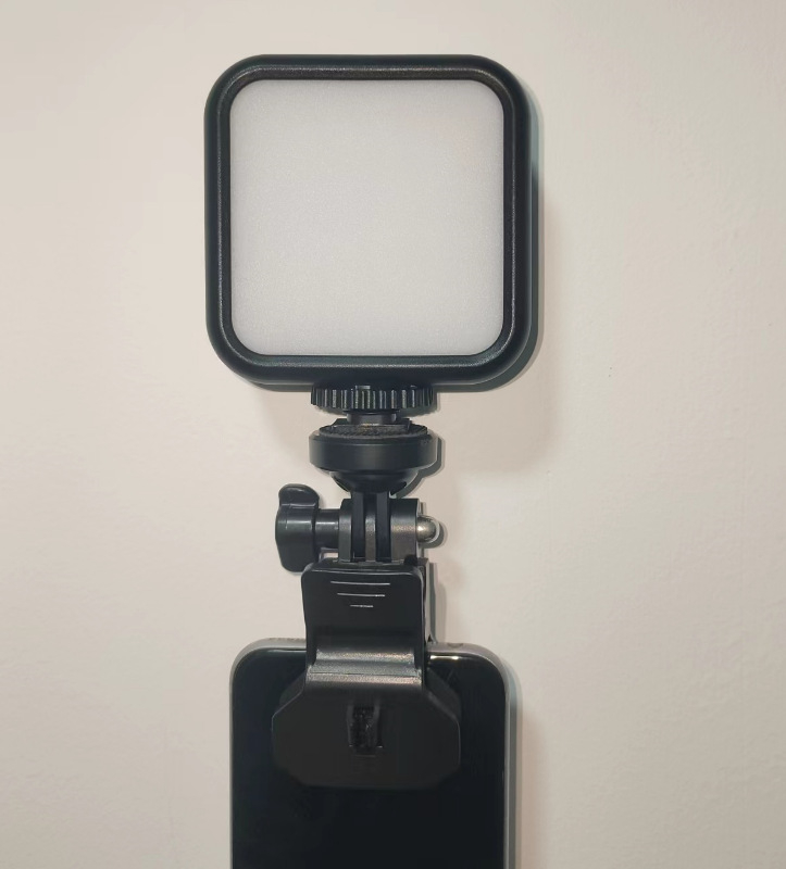 Lampă LED pentru streaming live, lampă de buzunar cu clips pentru telefon, RGB, putere sub 10W, încărcare USB-C