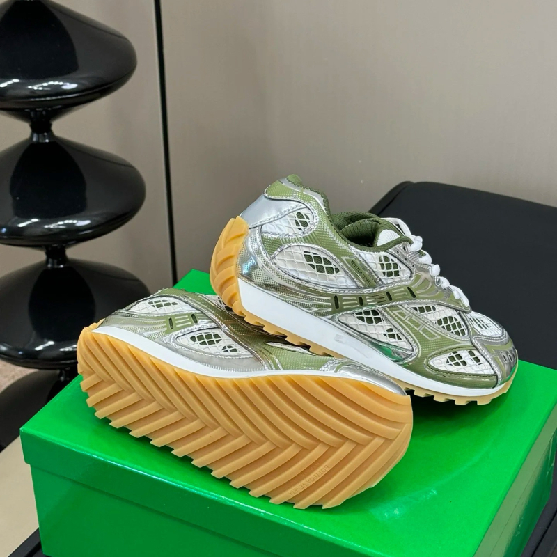 Спортни обувки за свободно време - горна част: изкуствена кожа + плат; стелка PU; подметка гума; предно връзване; височина на тока 3-5 cm