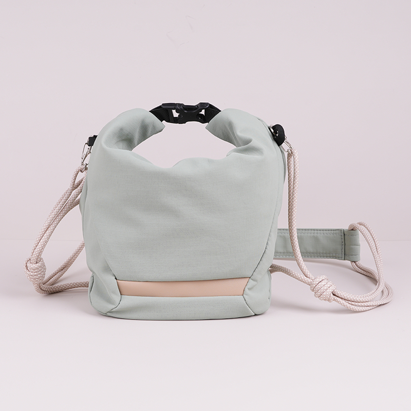 Pečių krepšys fotoaparatui su paminkštintu vidiniu įdėklu, suderinama su Fuji X-T5/X-S20, Canon mirrorless ir Sony ZV-E10 — miesto minimalistinis fotografijos krepšys