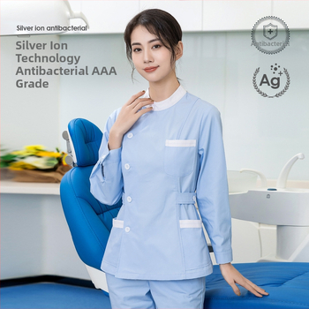 Set uniformă medicală (top și pantaloni) cu mâneci lungi, guler de tip sacou, țesătură poliester-bumbac 50–70% poliester, 30–50% bumbac, material cu evacuare a umezelii