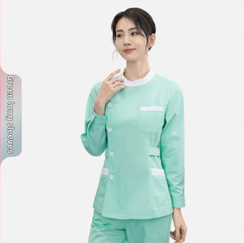 Set uniformă medicală (top și pantaloni) cu mâneci lungi, guler de tip sacou, țesătură poliester-bumbac 50–70% poliester, 30–50% bumbac, material cu evacuare a umezelii