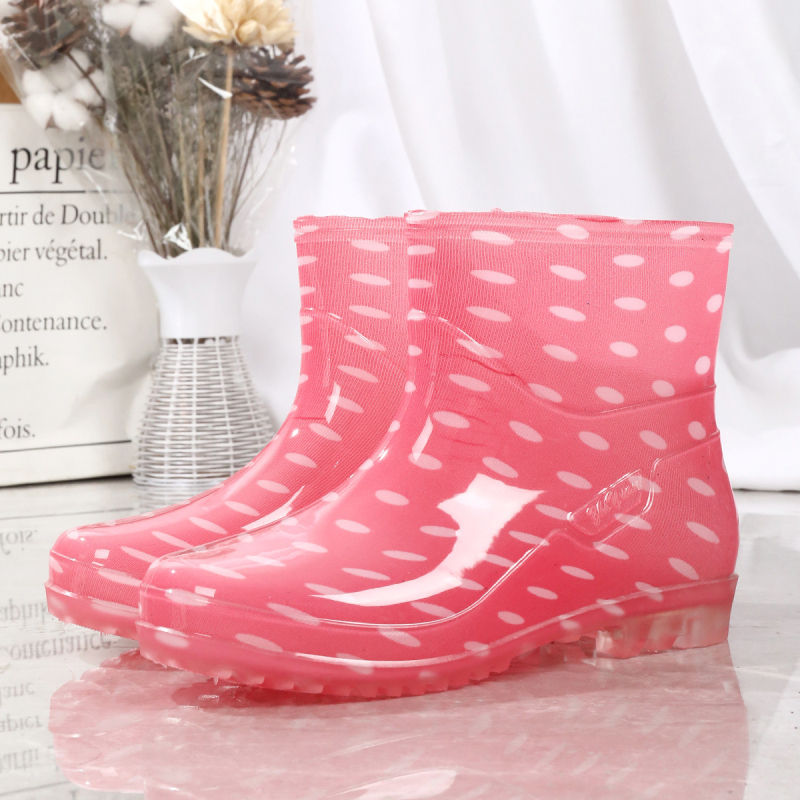 Ženske kišne čizme, kratke visine, protuklizna potplata, plastični gornji dio, niski pet 1–3 cm